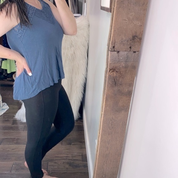 Pink Rose blue top size small - Picture 2 of 7